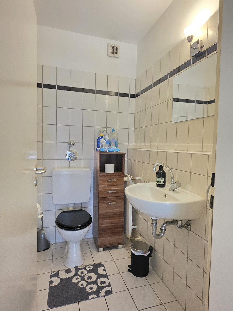 Lakeside Living at Volksgarten | 70 sqm Furnished | Quiet & Central in Düsseldorf – Düsseldorf(Wersten) – Vorschaubild 11