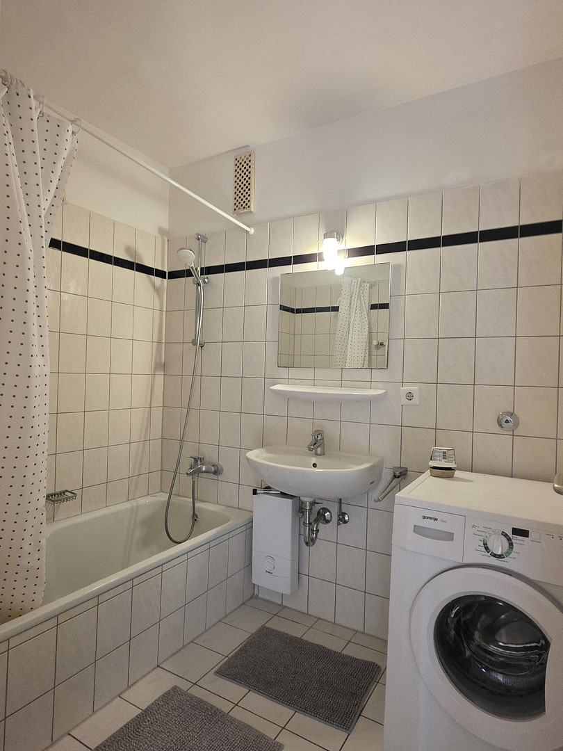 Lakeside Living at Volksgarten | 70 sqm Furnished | Quiet & Central in Düsseldorf – Düsseldorf(Wersten) – Vorschaubild 10