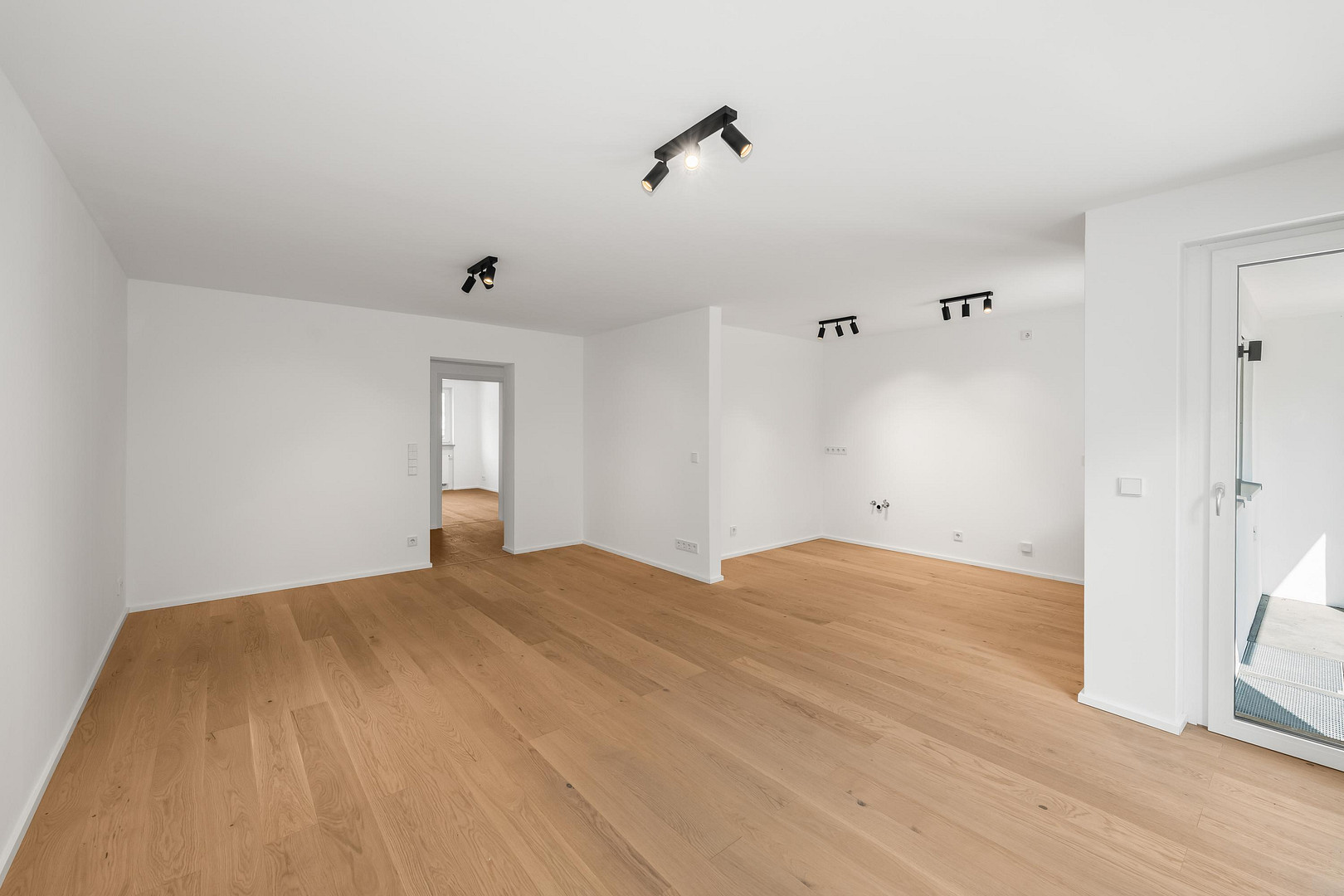 Ihr neues Zuhause: Exklusiv modernisierte 4-Zimmer-Wohnung mit großem Garten – Delpstr., 90473 Nürnberg(Langwasser) – Vorschaubild 4