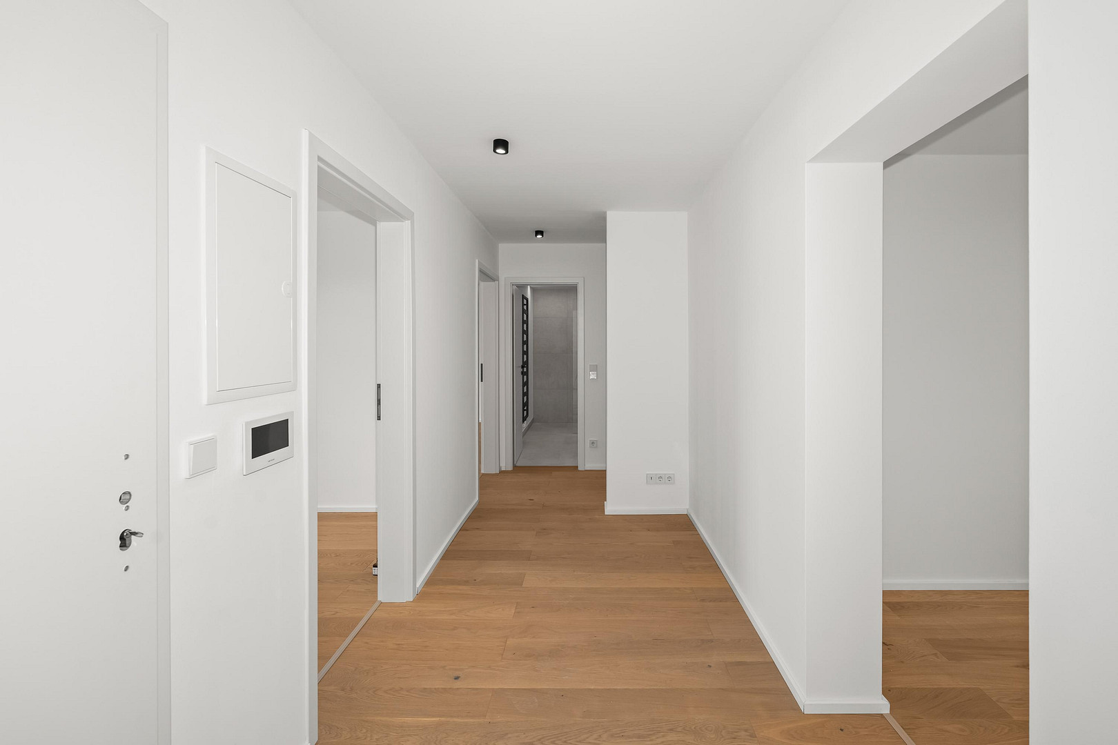 Exklusiv modernisierte 4-Zimmer-Wohnung mit Balkon in ruhiger Wohnlage – Erstbezug – Delpstr., 90473 Nürnberg(Langwasser) – Vorschaubild 8