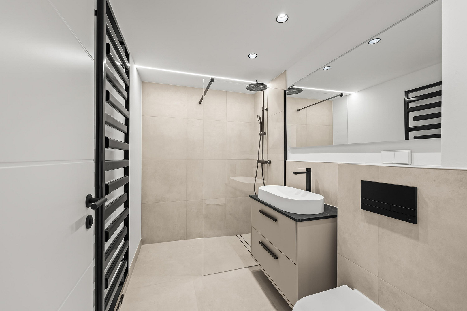 Exklusiv modernisierte 4-Zimmer-Wohnung mit Balkon in ruhiger Wohnlage – Erstbezug – Delpstr., 90473 Nürnberg(Langwasser) – Vorschaubild 10