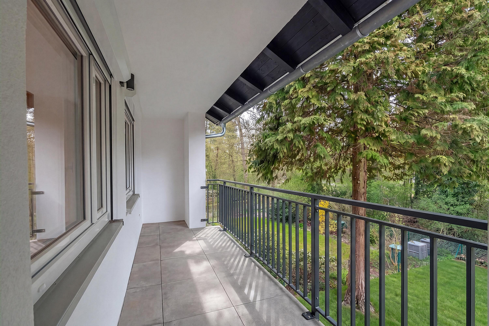 Exklusiv modernisierte 4-Zimmer-Wohnung mit Balkon in ruhiger Wohnlage – Erstbezug – Delpstr., 90473 Nürnberg(Langwasser) – Vorschaubild 2