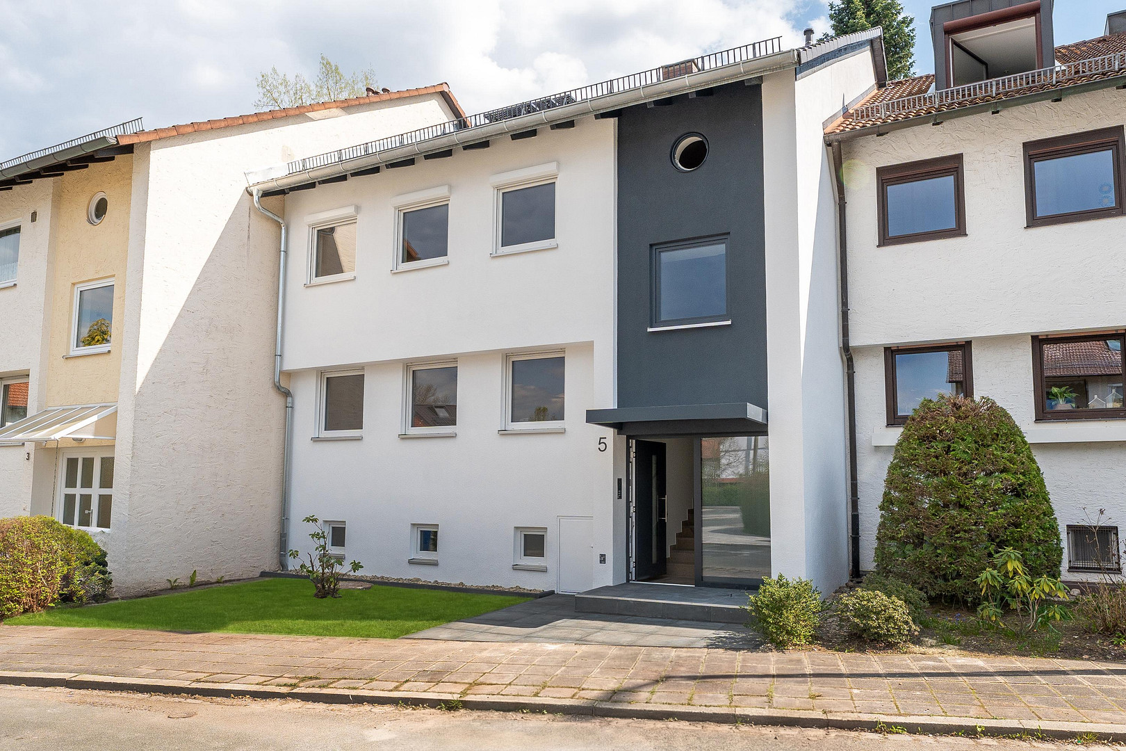 Exklusiv modernisierte 4-Zimmer-Wohnung mit Balkon in ruhiger Wohnlage – Erstbezug – Delpstr., 90473 Nürnberg(Langwasser) – Vorschaubild 15