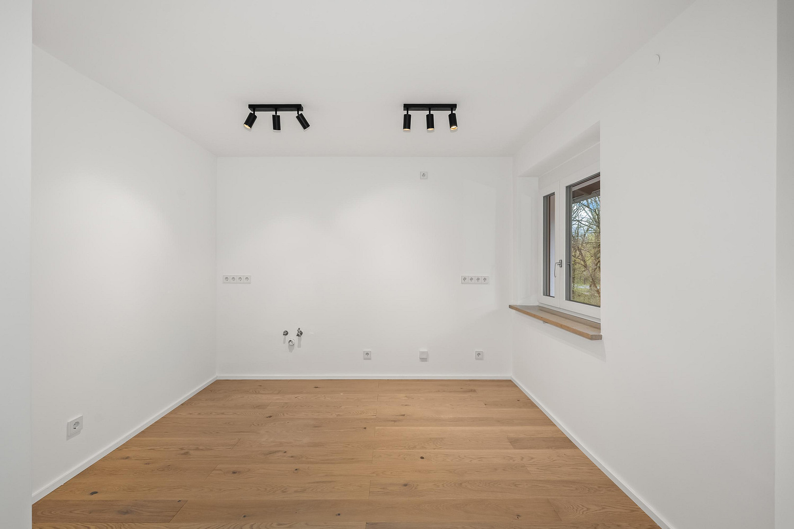 Exklusiv modernisierte 4-Zimmer-Wohnung mit Balkon in ruhiger Wohnlage – Erstbezug – Delpstr., 90473 Nürnberg(Langwasser) – Vorschaubild 4