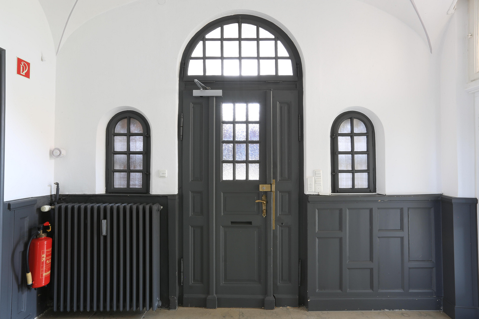 Exklusive Altbau-Etagenwohnung in historischer Stadtvilla im Zentrum vom Augsburg – Augsburg(Innenstadt) – Vorschaubild 23