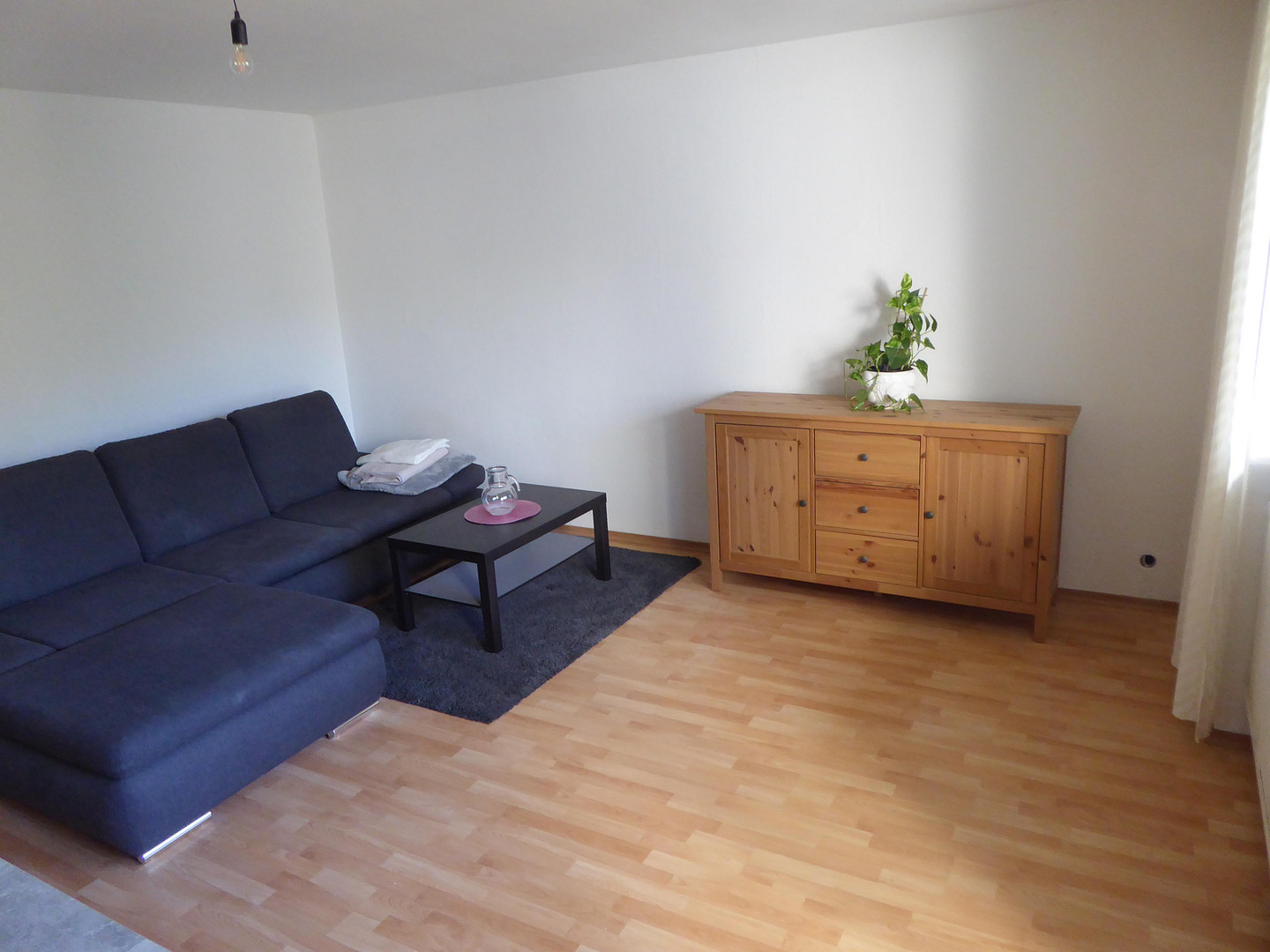 Wohnzimmer (jetzt leer)