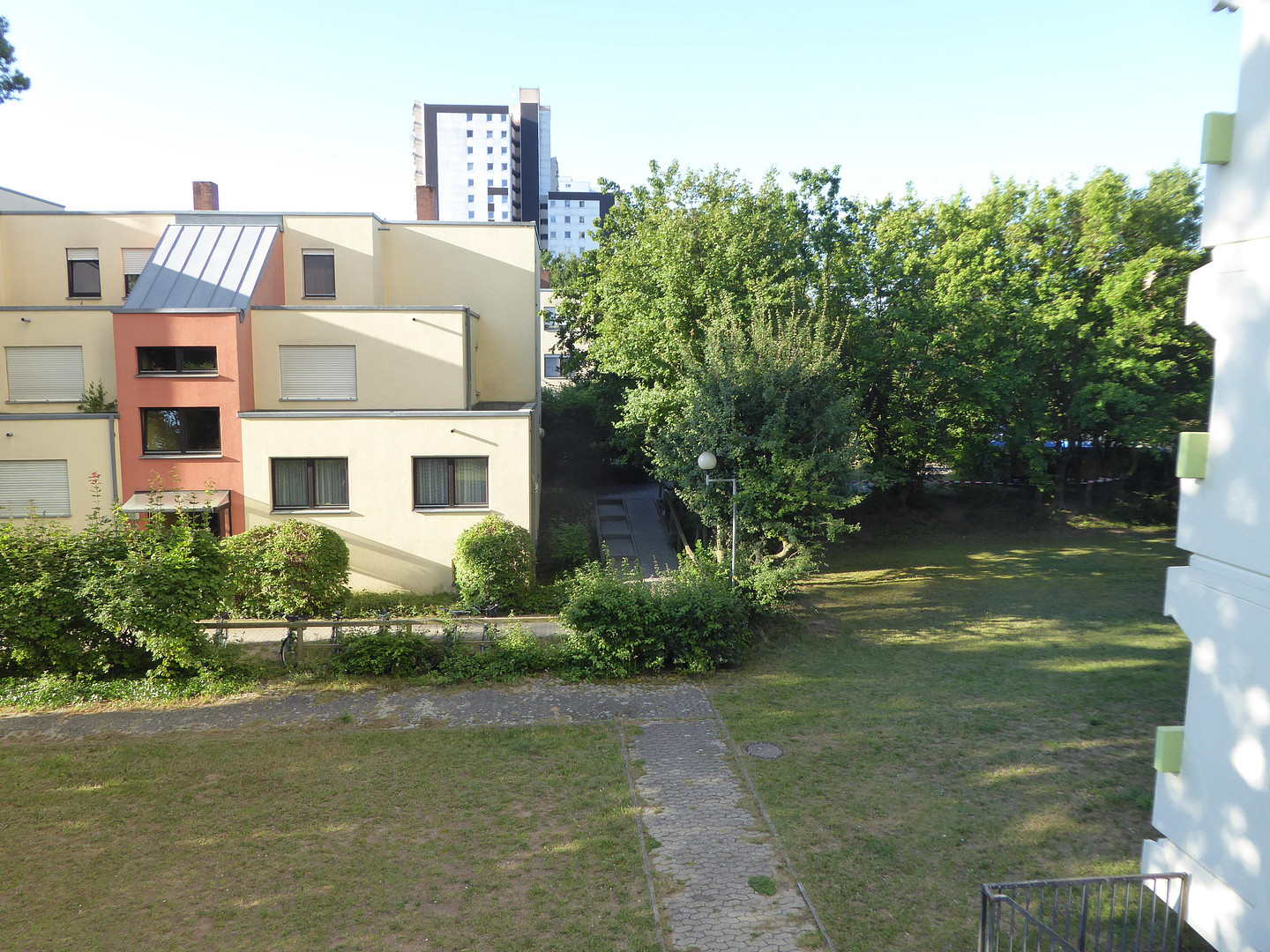 helle schöne und ruhige Wohnung im 1. OG mit Balkon, Nähe Kanal – Europakanal 36, 91056 Erlangen(Büchenbach) – Vorschaubild 3