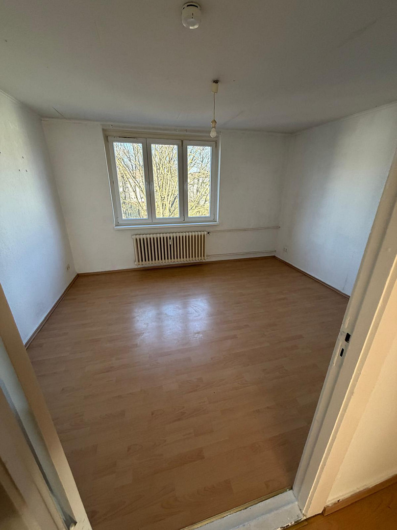 Helle unvermietete 2-Zimmer Eigentumswohnung mit Südbalkon, Privatverkauf – Köttgenstraße 6, 13629 Berliner(Siemensstadt) – Vorschaubild 2