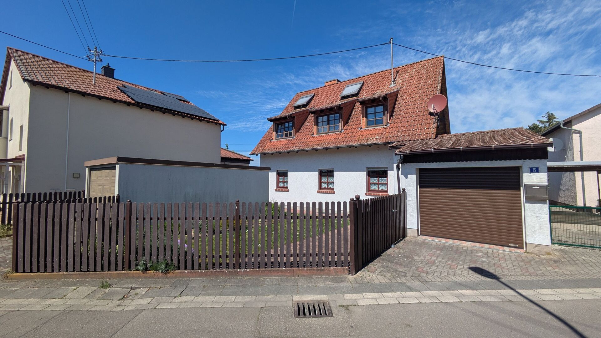 Gepflegtes Zweifamilienhaus mit großem Garten, Garagen und vielfältigen Nutzungsmöglichkeiten – 67065 Ludwigshafen am Rhein(Mundenheim) – Vorschaubild 2