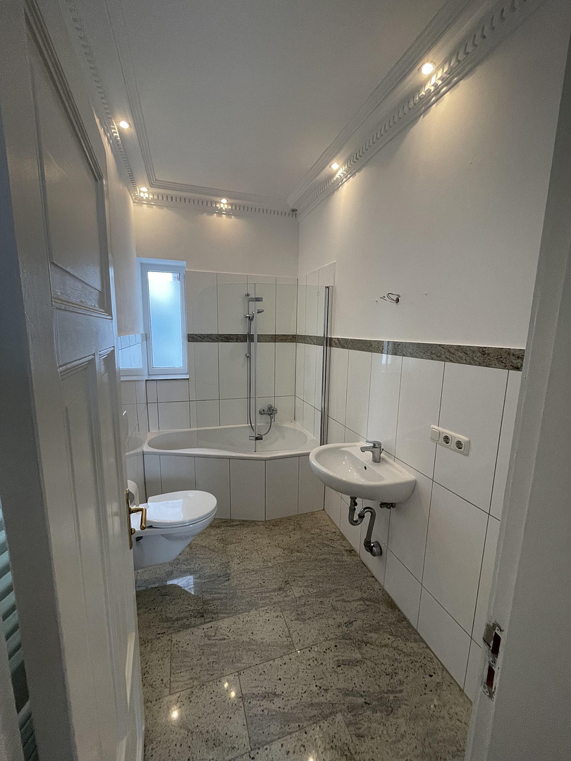 schöne 4 Zimmer Altbau-Wohnung mit Blick über die Förde – Prieser Strand 14, 24159 Kiel-Friedrichsort(Friedrichsort) – Vorschaubild 16