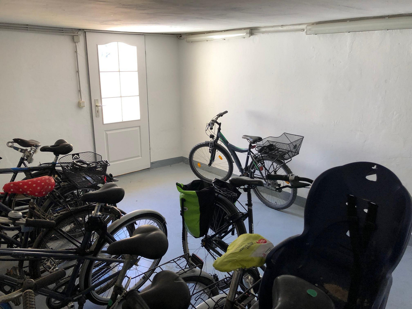schöne 4 Zimmer Altbau-Wohnung mit Blick über die Förde – Prieser Strand 14, 24159 Kiel-Friedrichsort(Friedrichsort) – Vorschaubild 21