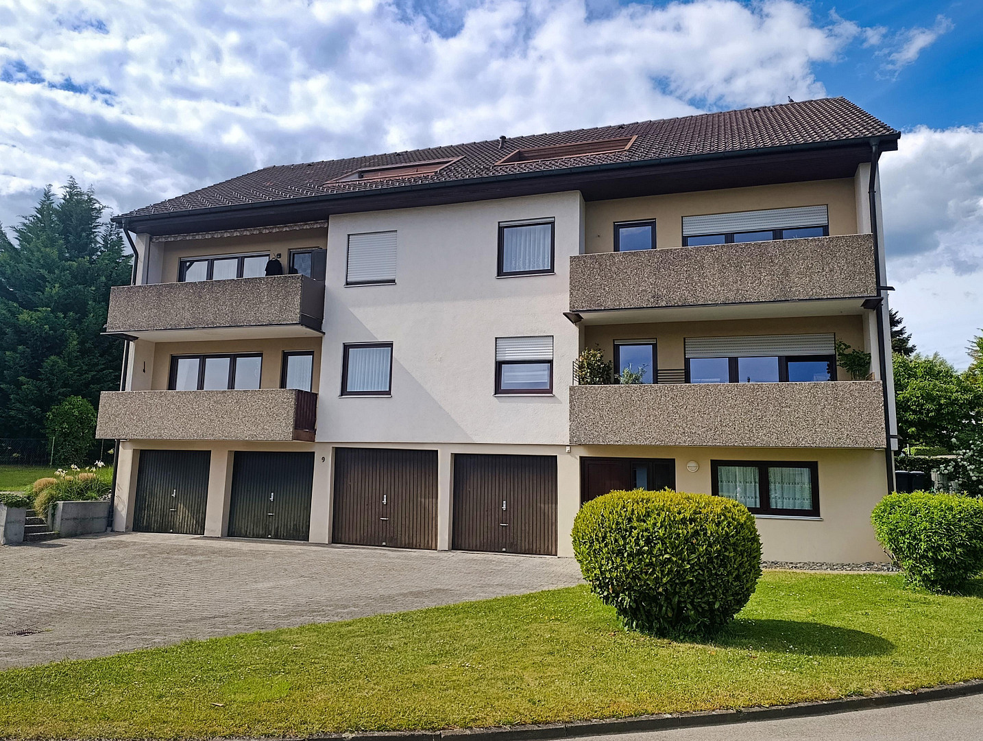 2,5-Zimmer-Dachgeschosswohnung in Baindt - komplett neu saniert - Alpenblick – Dahlienstr. 9, 88255 Baindt – Vorschaubild 3