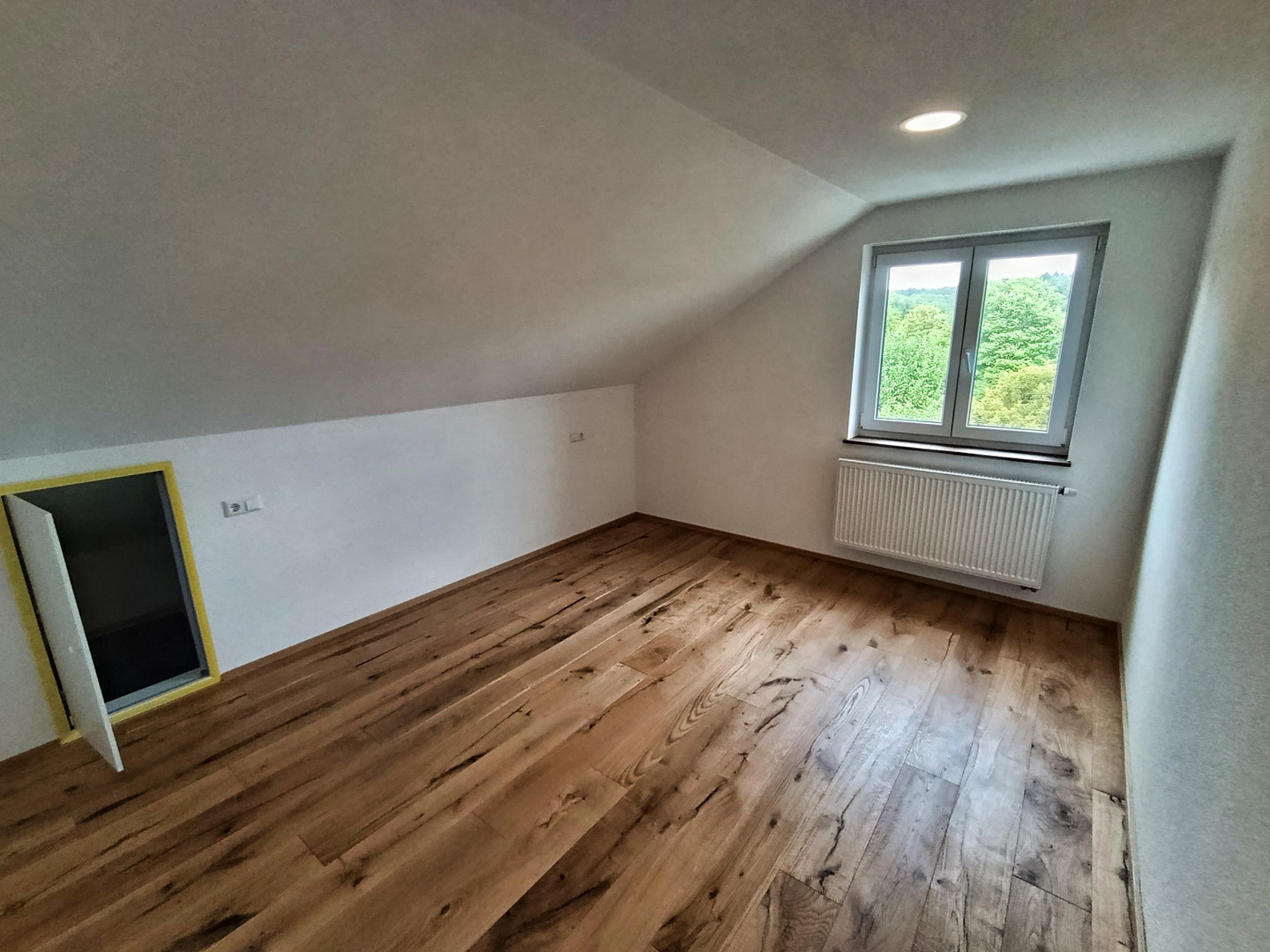 2,5-Zimmer-Dachgeschosswohnung in Baindt - komplett neu saniert - Alpenblick – Dahlienstr. 9, 88255 Baindt – Vorschaubild 14
