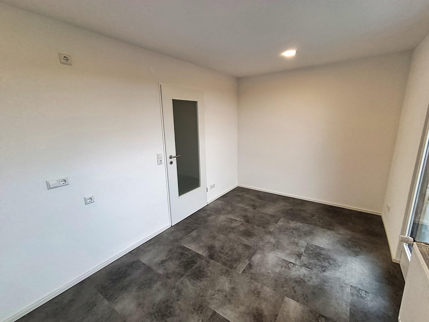 2,5-Zimmer-Dachgeschosswohnung in Baindt - komplett neu saniert - Alpenblick – Dahlienstr. 9, 88255 Baindt – Vorschaubild 8