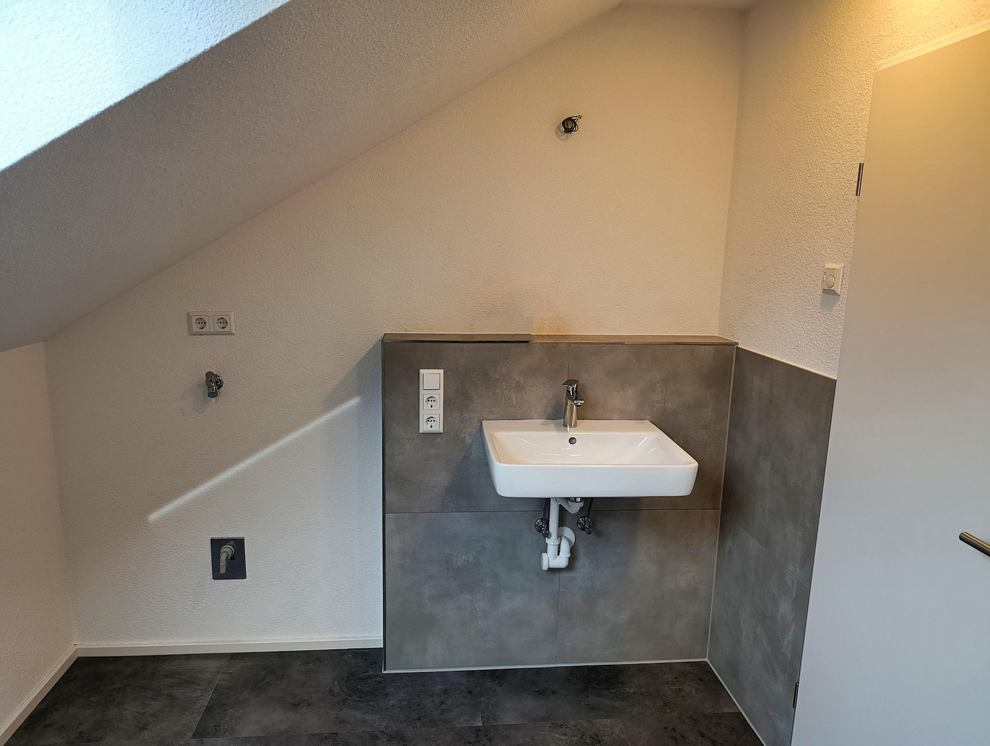 2,5-Zimmer-Dachgeschosswohnung in Baindt - komplett neu saniert - Alpenblick – Dahlienstr. 9, 88255 Baindt – Vorschaubild 17