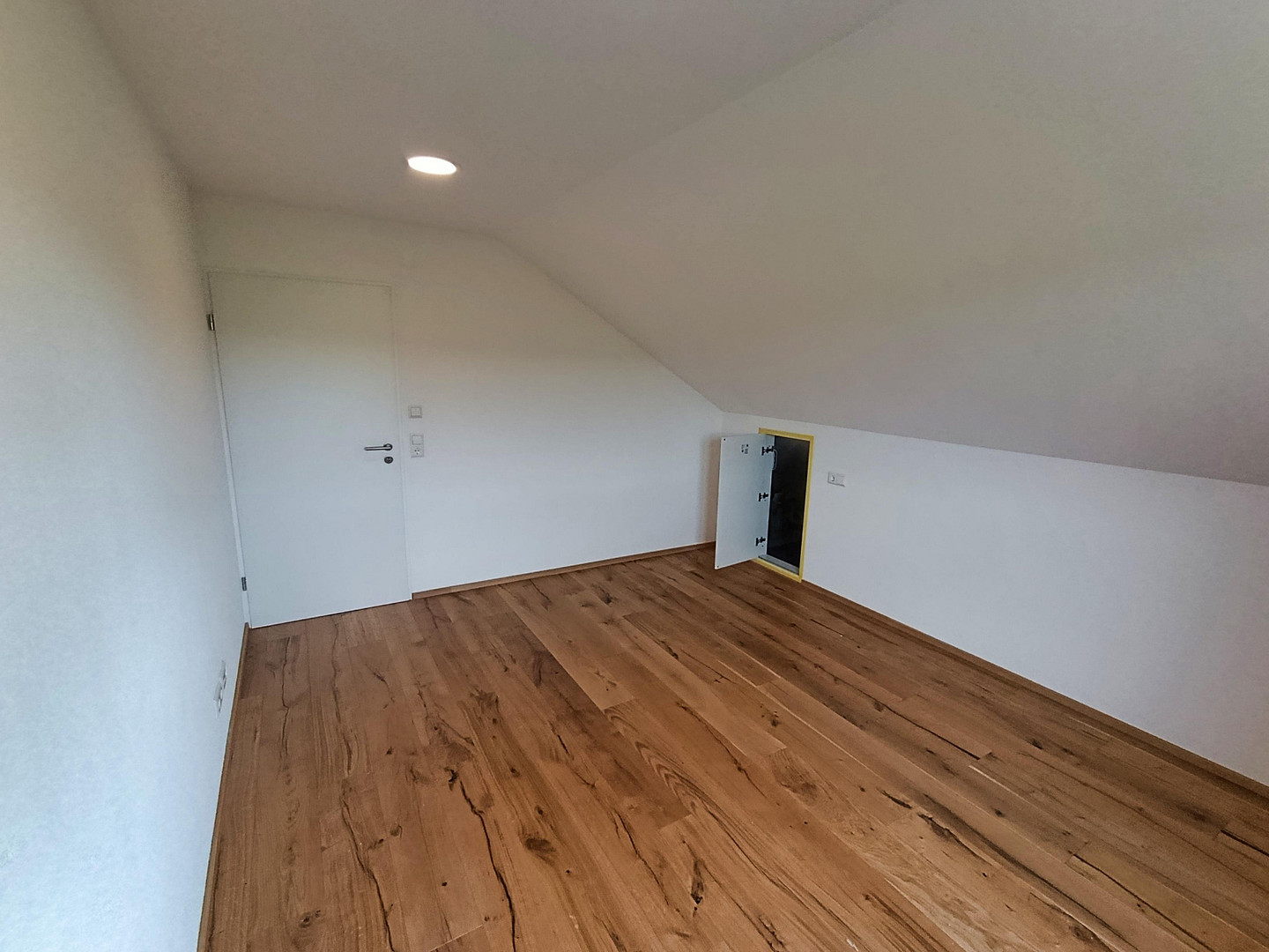 2,5-Zimmer-Dachgeschosswohnung in Baindt - komplett neu saniert - Alpenblick – Dahlienstr. 9, 88255 Baindt – Vorschaubild 15