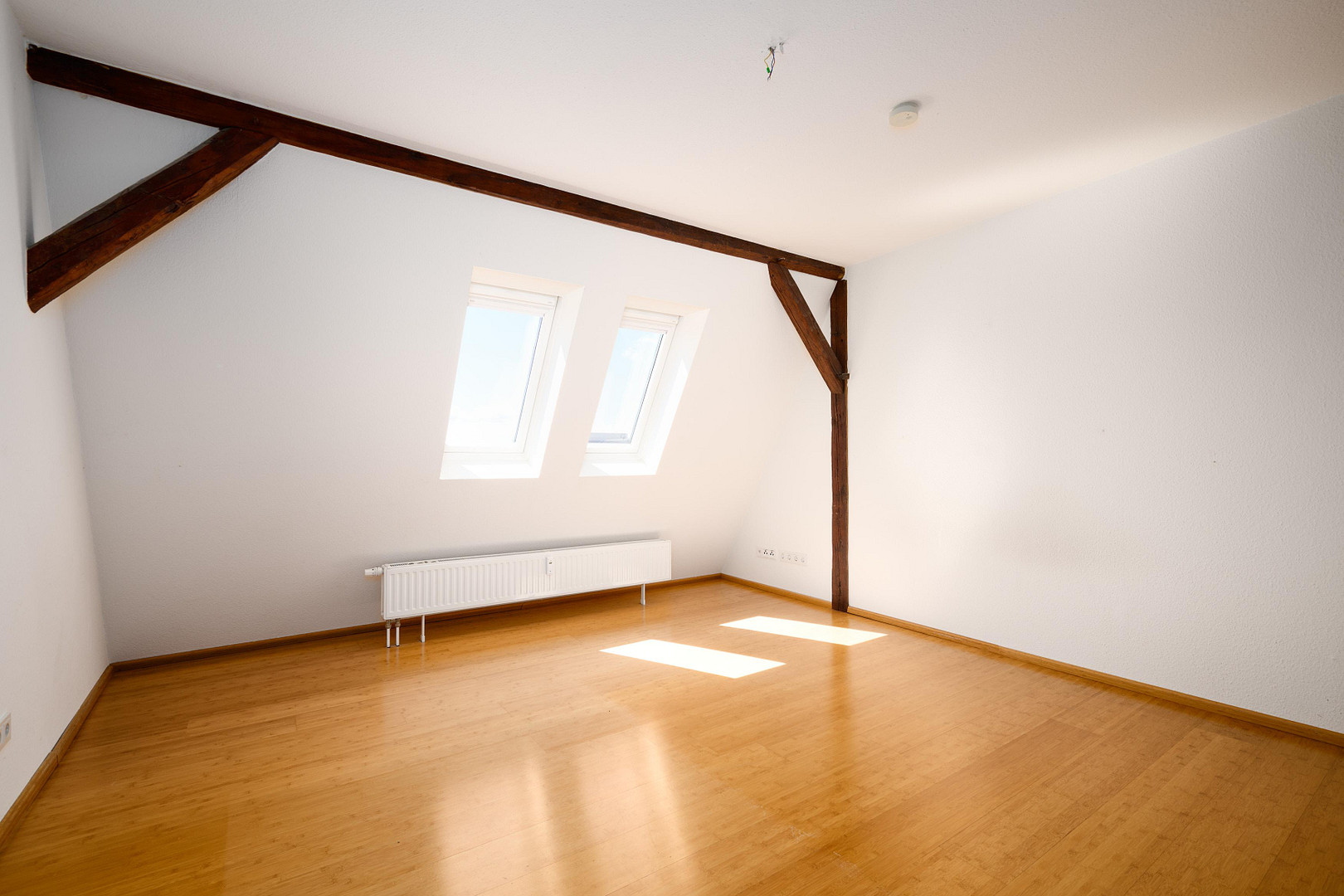 Altbau-Dachgeschosswohnung mit privater Dachterrasse am Adolfplatz — 127m², provisionsfrei – Adolfplatz 14, 24105 Kiel(Blücherplatz) – Vorschaubild 12
