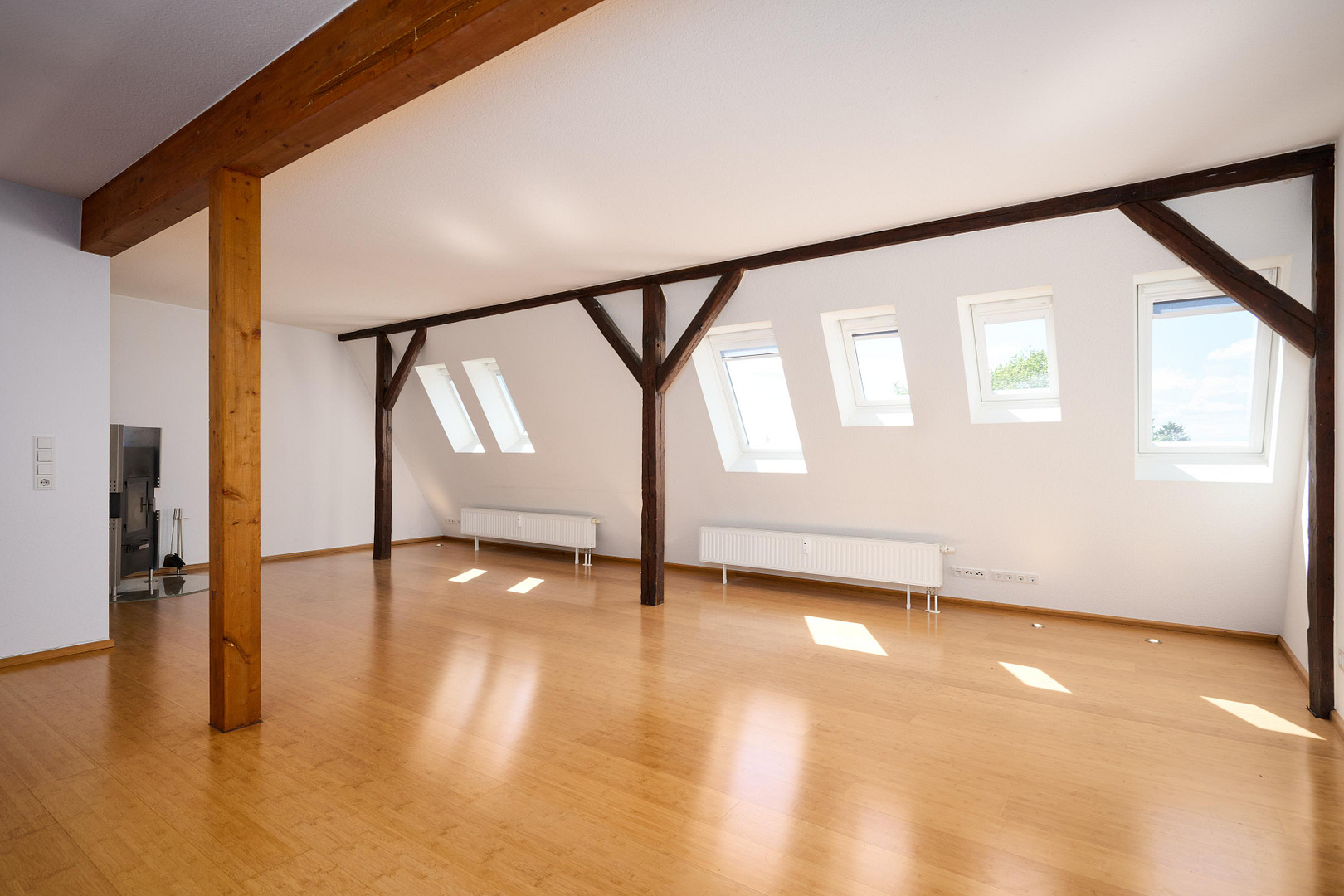 Altbau-Dachgeschosswohnung mit privater Dachterrasse am Adolfplatz — 127m², provisionsfrei – Adolfplatz 14, 24105 Kiel(Blücherplatz) – Vorschaubild 7