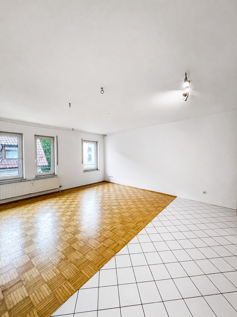 Renovierte, schöne 2-Zimmer Wohnung in zentraler, ruhiger Lage