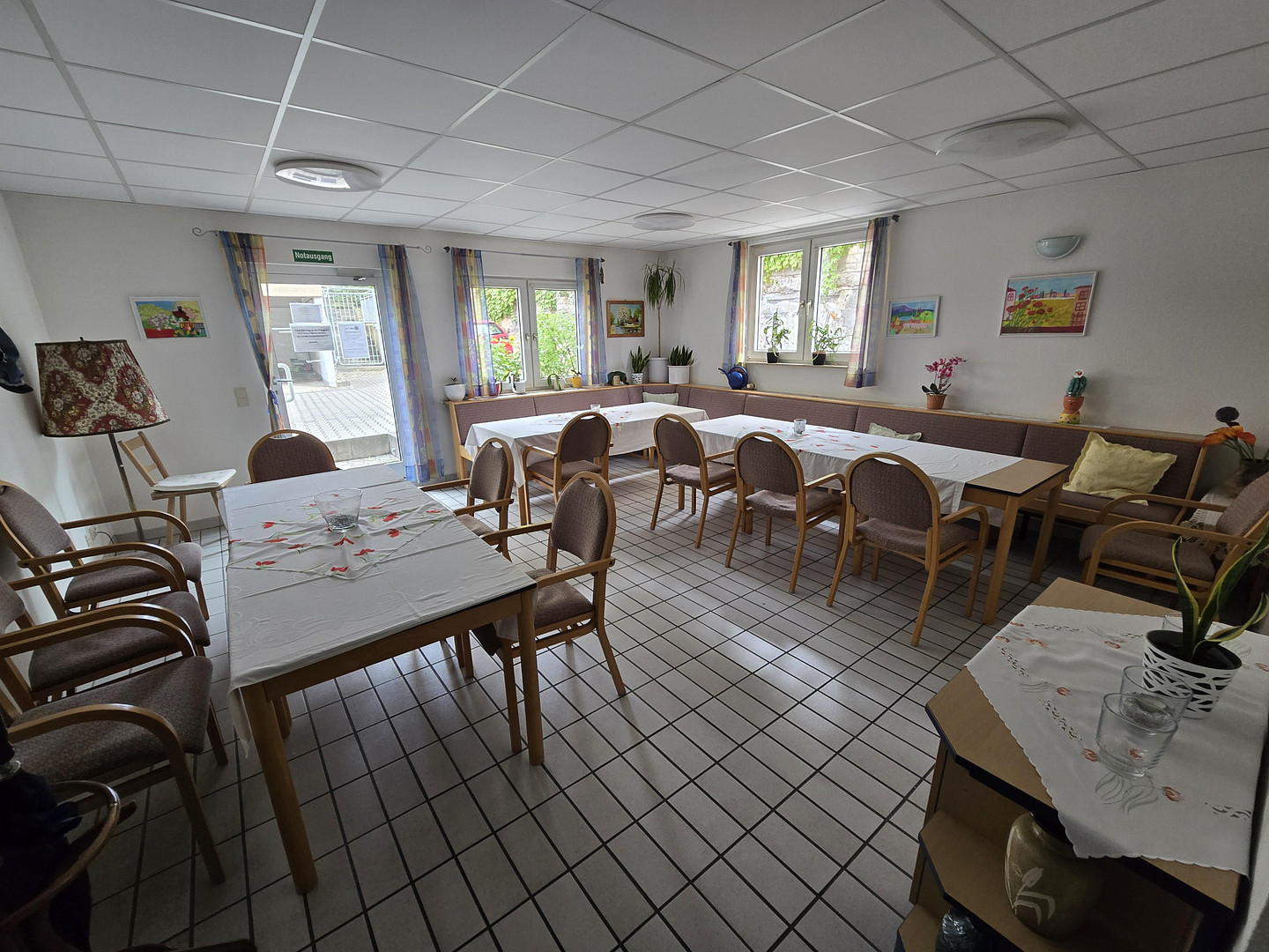 Zentrale, lichtdurchflutete Wohnung im Betreuten Wohnen (seniorengerecht) – Hauptstr. 109, 69214 Eppelheim – Vorschaubild 9