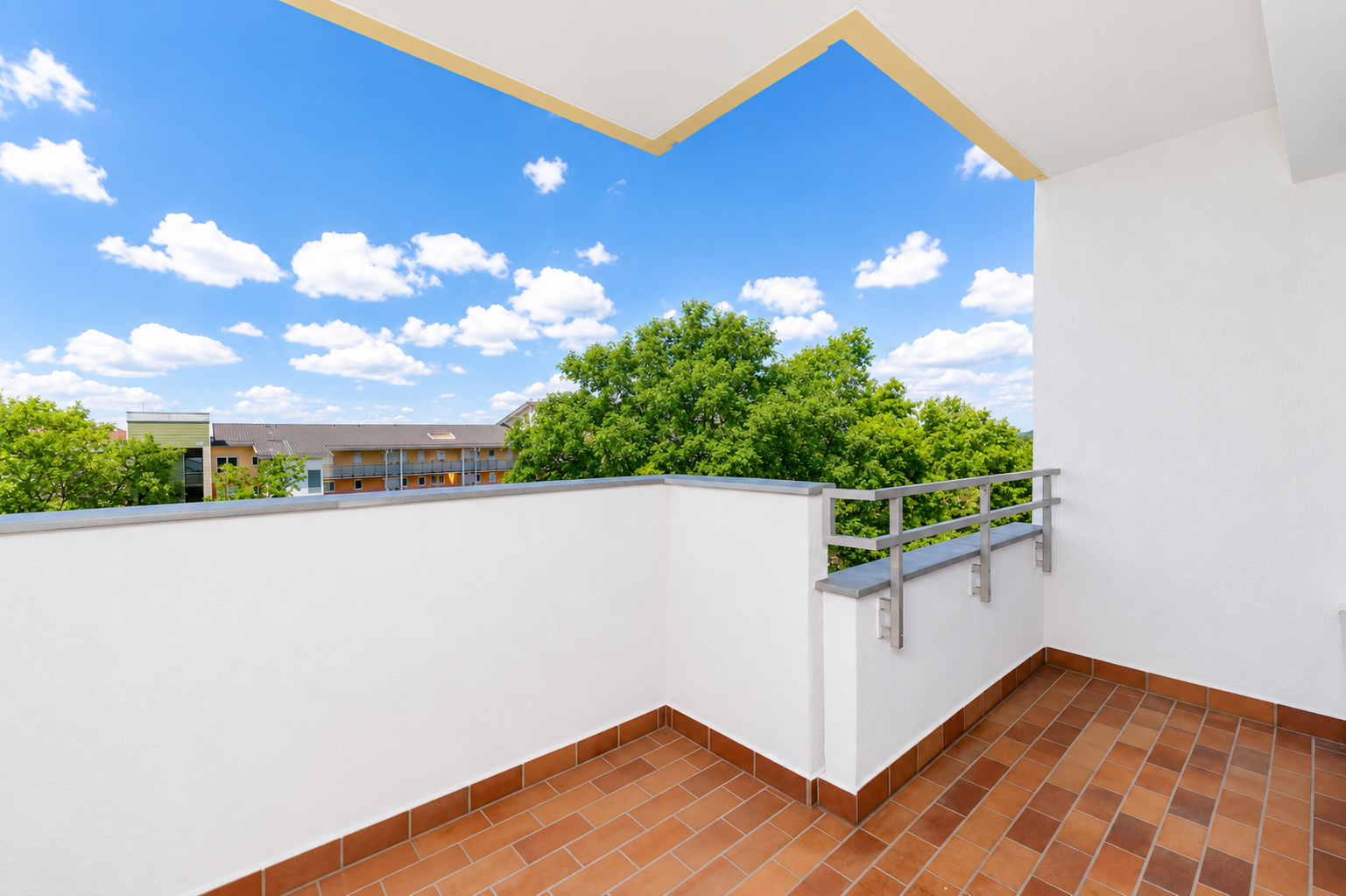 Erstbezug nach Sanierung: Lichtdurchflutete 2-Zimmer-Wohnung mit Balkon in Germering – Wittelsbacherstraße 38, 82110 Germering(Neugermering) – Vorschaubild 3