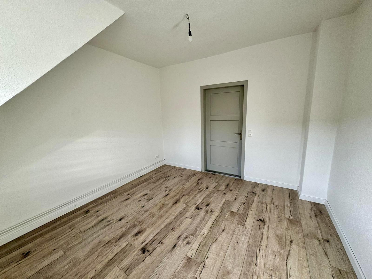 Frisch sanierte 2-Zimmer Wohnung mit Einbauküche - ab sofort – Peiner Straße 34, 31137 Hildesheim – Vorschaubild 4