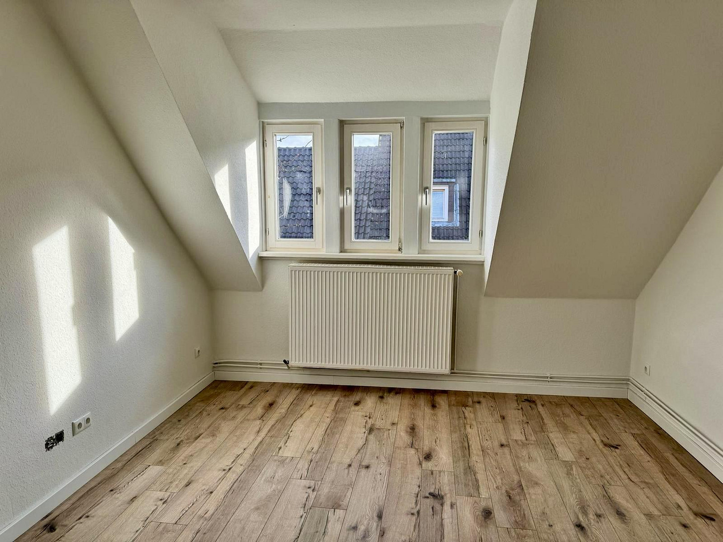 Frisch sanierte 2-Zimmer Wohnung mit Einbauküche - ab sofort – Peiner Straße 34, 31137 Hildesheim – Vorschaubild 3