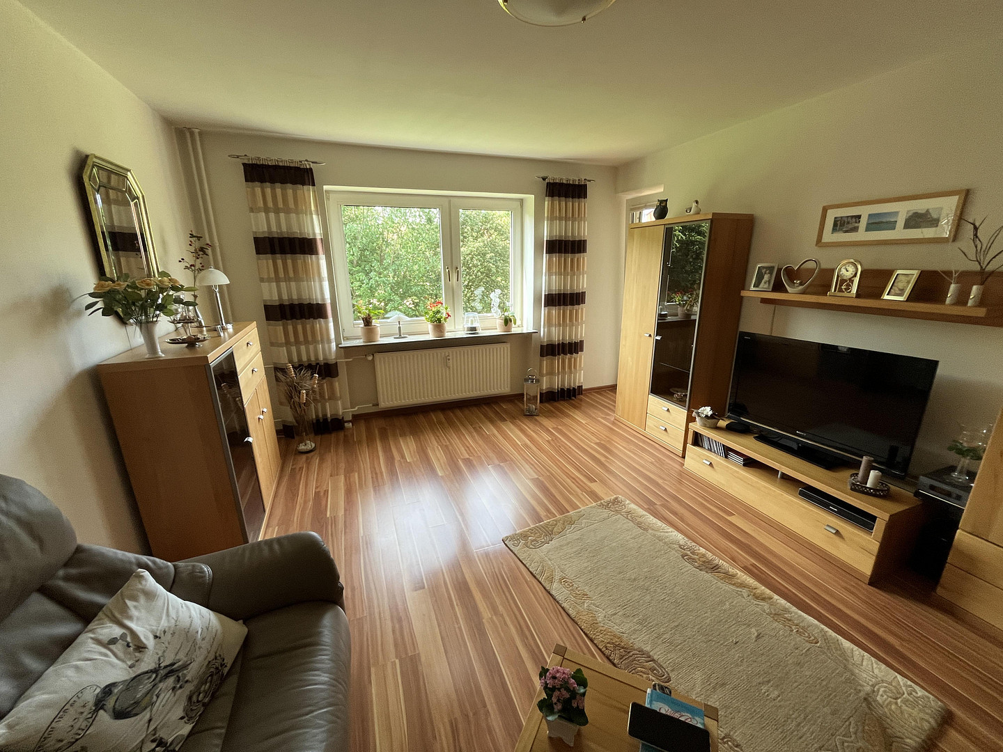 Helle & freundliche 2,5 Zimmerwohnung mit EBK und Balkon zum 01.09.2026 zu vermieten. – Masurenring 73, 24149 Kiel(Neumühlen-Dietrichsdorf) – Vorschaubild 2