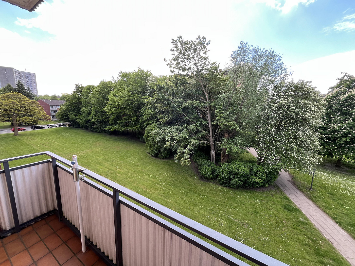 Helle & freundliche 2,5 Zimmerwohnung mit EBK und Balkon zum 01.09.2026 zu vermieten. – Masurenring 73, 24149 Kiel(Neumühlen-Dietrichsdorf) – Vorschaubild 4