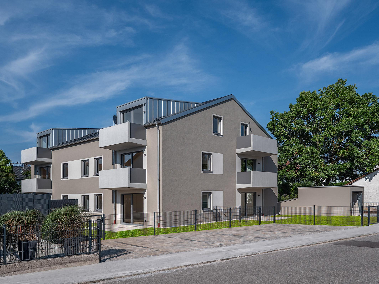 Bezugsfertig: Neubau-DG-Wohnung mit Balkon + EBK in Parsdorf bei München | KfW-40-QNG - WE 12 – Parsdorf – Vorschaubild 7