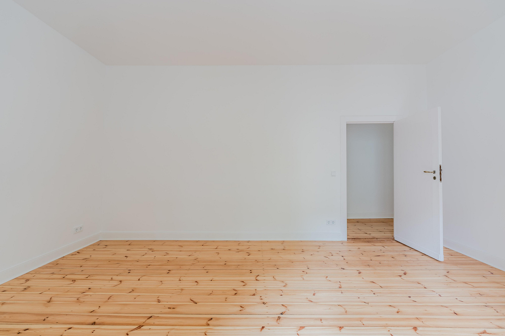 Repräsentativer Altbau in Bestlage: Frisch sanierte 4-Zimmer-Wohnung – bezugsfertig & provisionsfrei – Düsseldorfer Str. 34, 10707 Berlin(Wilmersdorf) – Vorschaubild 25