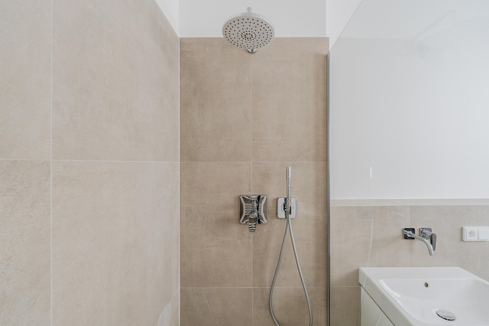 Repräsentativer Altbau in Bestlage: Frisch sanierte 4-Zimmer-Wohnung – bezugsfertig & provisionsfrei – Düsseldorfer Str. 34, 10707 Berlin(Wilmersdorf) – Vorschaubild 8