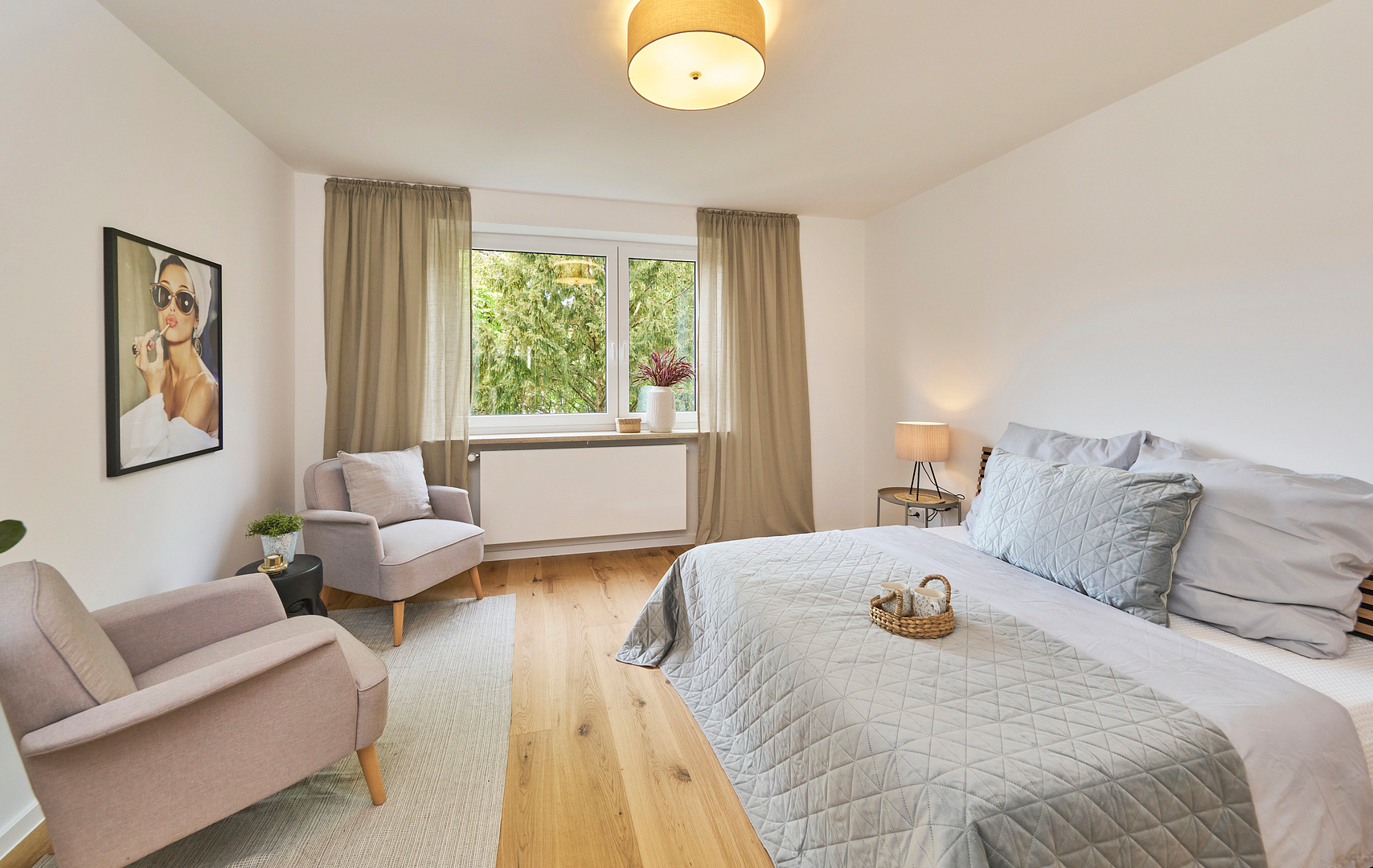 Erstbezug nach Sanierung: Helle 3-Zi.-Wohnung mit Südbalkon & grünem Innenhof in Top-Lage