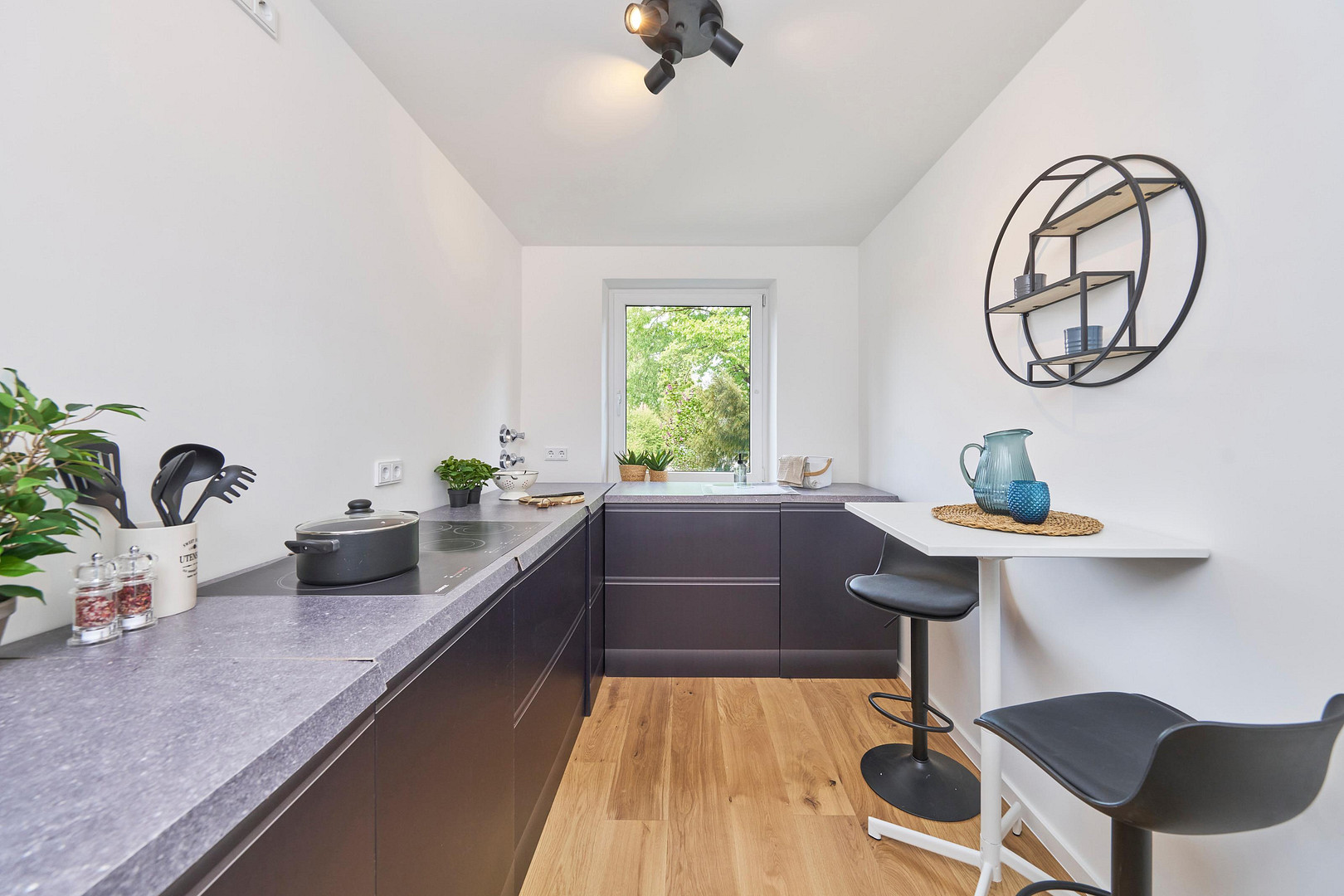 Erstbezug nach Sanierung: Helle 3-Zi.-Wohnung mit Südbalkon & grünem Innenhof in Top-Lage – München(Sendling-Westpark) – Vorschaubild 8