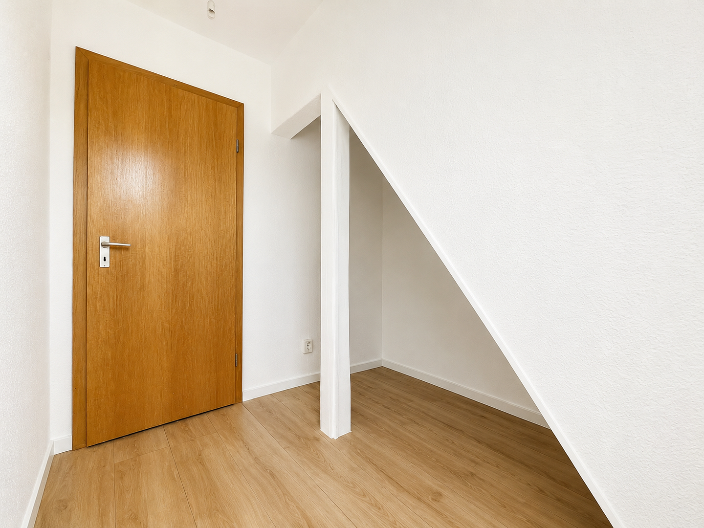 Erstbezug nach Renovierung: helle 2-Zimmer-Dachgeschosswohnung – Uferstraße 11, 44581 Castrop-Rauxel – Vorschaubild 7