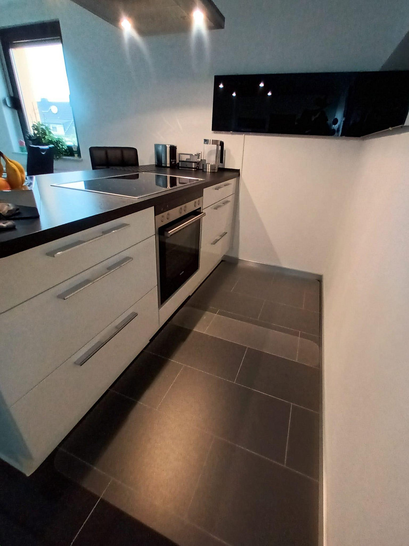 2-Zimmer Wohnung mit Balkon, Stellplatz, Einbauküche, großem Garten und eigenem Keller – Köln(Zündorf) – Vorschaubild 3
