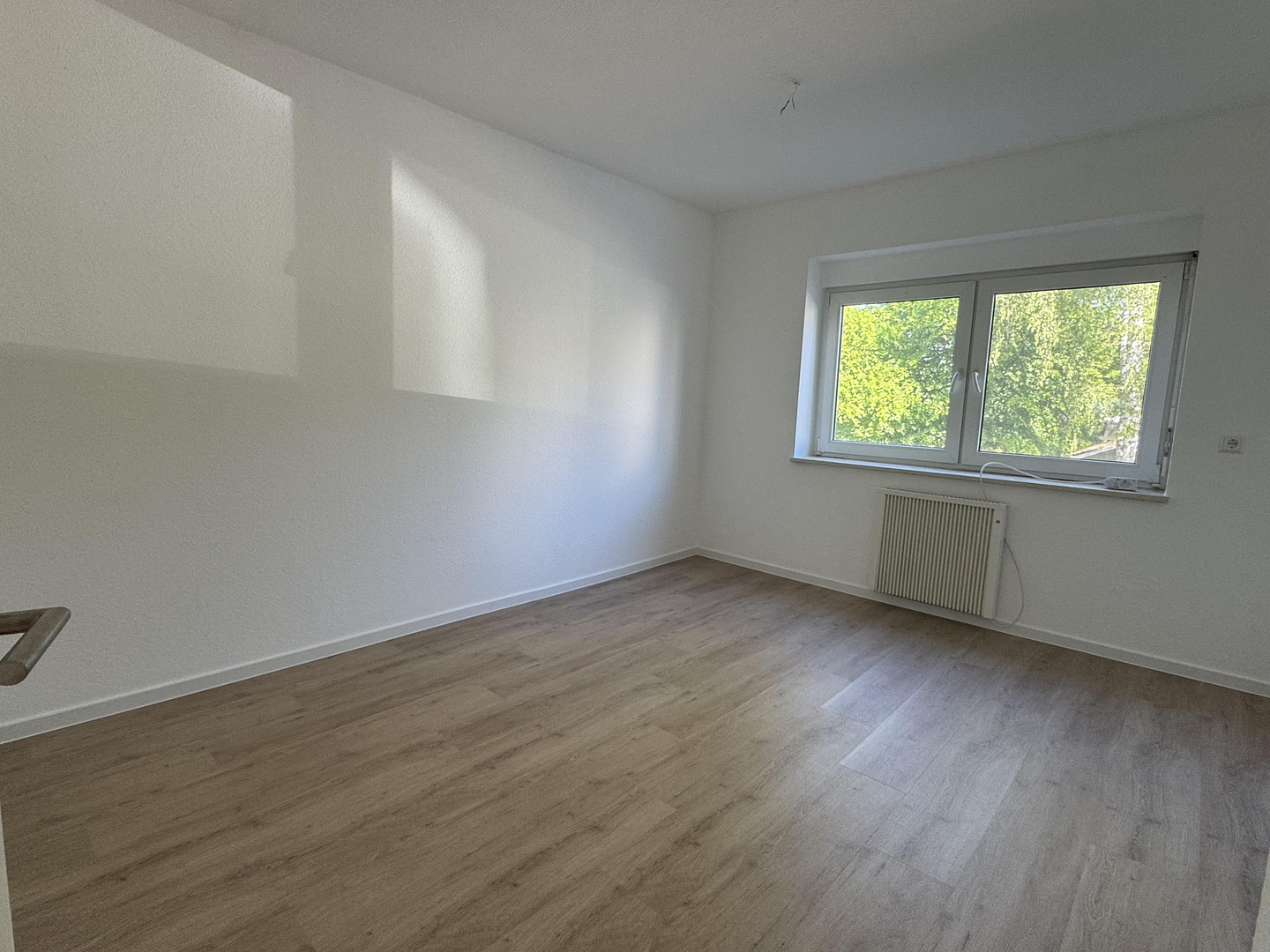 Eigener Garten! Wunderschöne, lichtdurchflutete 2-Zimmer-Wohnung mit Garten, Balkon und Stellplatz – Lindenstraße 2, 71522 Backnang – Vorschaubild 5