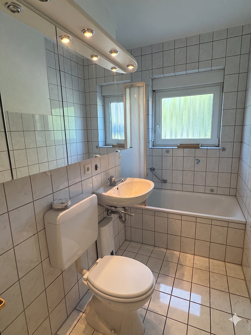 Eigener Garten! Wunderschöne, lichtdurchflutete 2-Zimmer-Wohnung mit Garten, Balkon und Stellplatz – Lindenstraße 2, 71522 Backnang – Vorschaubild 10