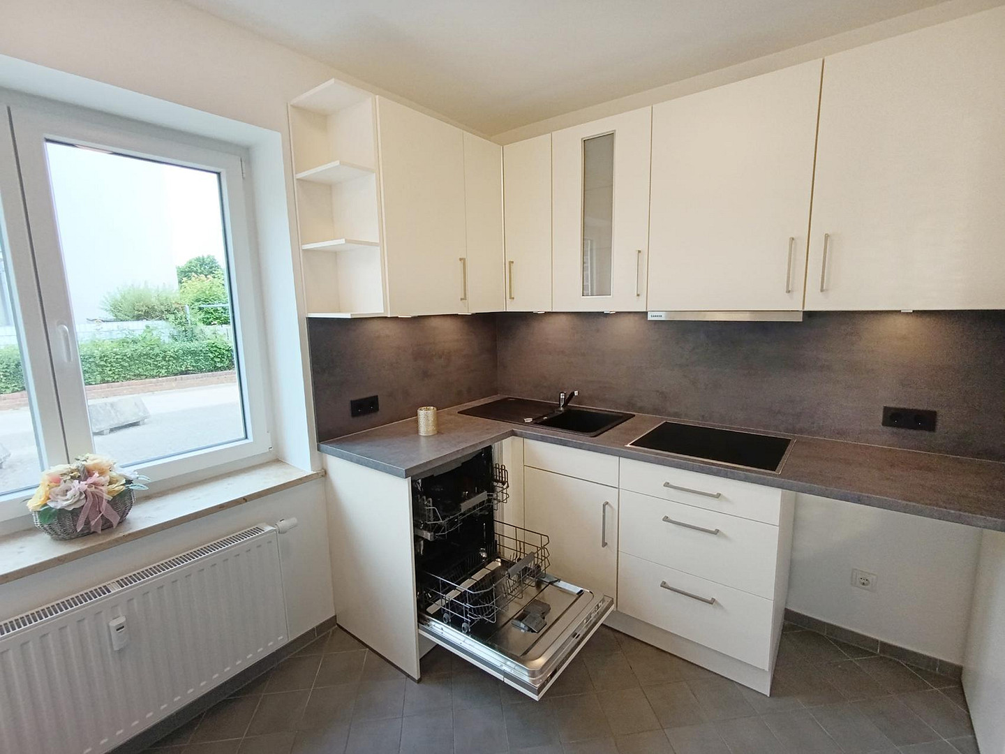 Luxuriöse Zwei-Zimmer-Wohnung mit Stadtgarten am Tilsiter Platz in Kiel-Ellerbek/Wellingdorf