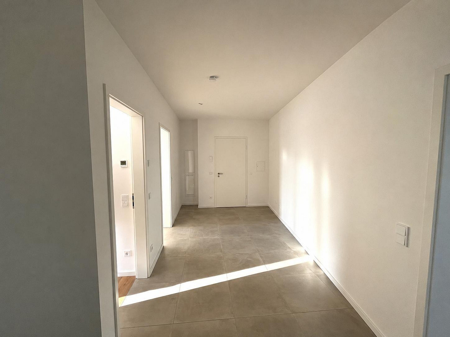 3 Zimmer Oberwohnung mit Balkon im Villen-Quartier – Carl-Adam-Petri-Straße, 14469 Brandenburg - Potsdam(Nauener Vorstadt) – Vorschaubild 2