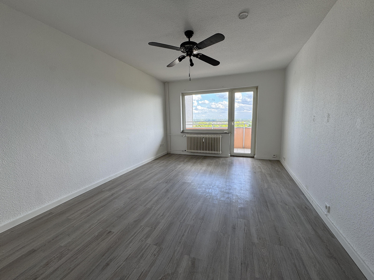 Ruhig wohnen mit Aussicht – 2-Zimmer-Wohnung im 6. OG mit Aufzug – Mettmann – Vorschaubild 2