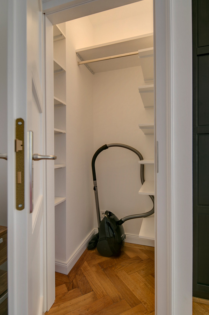 Wunderschöner 4-Zi-Altbau beim Gasteig, Lift, Balkon, TG mietbar, bezugsfrei – München(Haidhausen) – Vorschaubild 13
