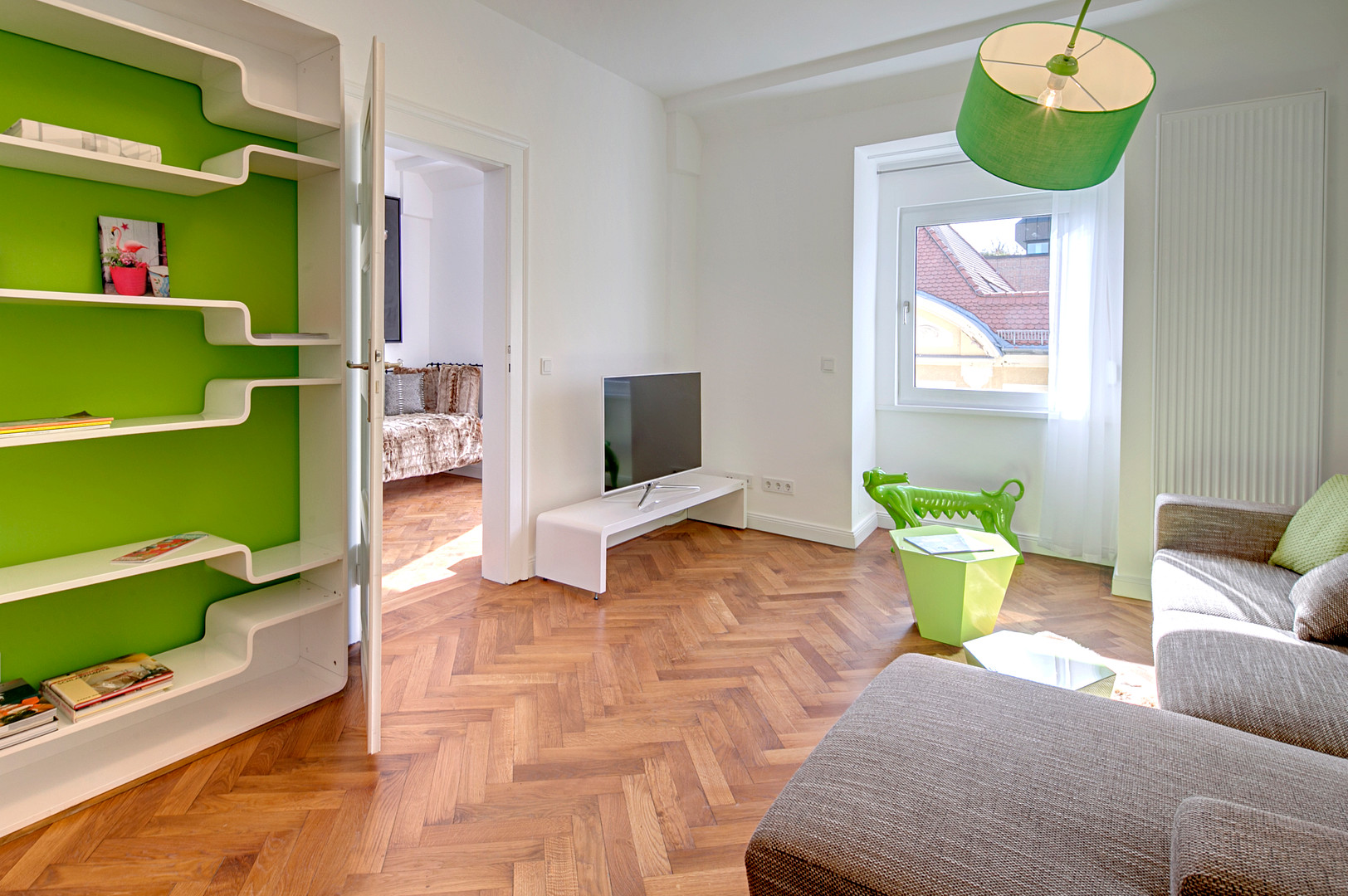 Wunderschöner 4-Zi-Altbau beim Gasteig, Lift, Balkon, TG mietbar, bezugsfrei – München(Haidhausen) – Vorschaubild 4