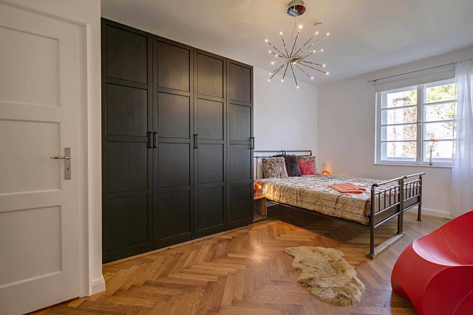 Wunderschöner 4-Zi-Altbau beim Gasteig, Lift, Balkon, TG mietbar, bezugsfrei – München(Haidhausen) – Vorschaubild 11