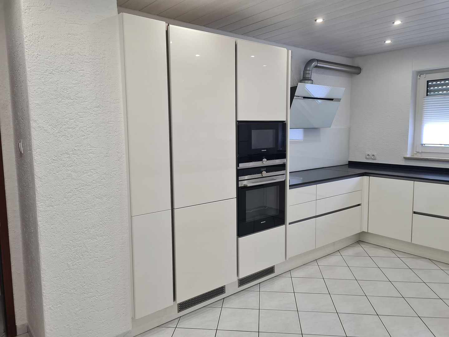 4 Zimmerwohnung mit schöner 30qm großen Terrasse in zentraler Lage – Fellbach – Vorschaubild 2