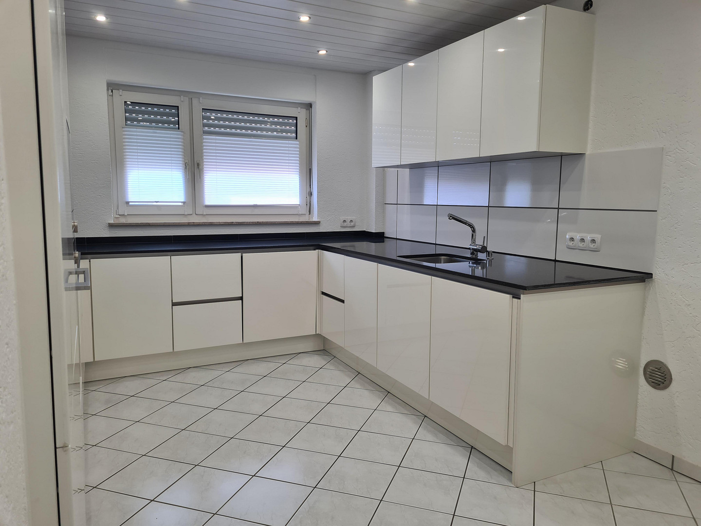 4 Zimmerwohnung mit schöner 30qm großen Terrasse in zentraler Lage – Fellbach – Vorschaubild 7