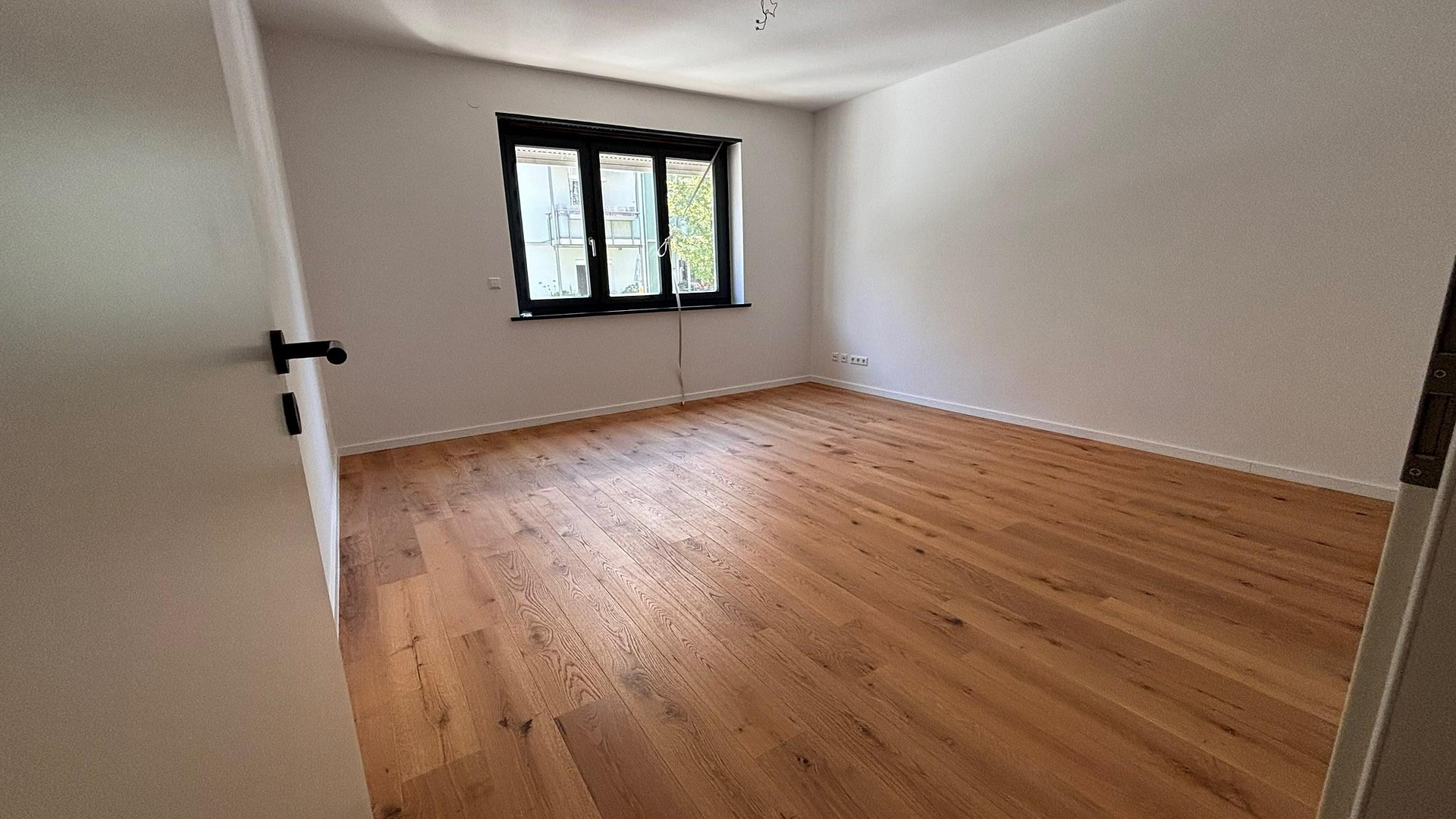 Stilvoll modernisierte Stadt-Oase mit Terrassenzugang, Gartenmitbenutzung und Klimaanlage – Kniebisstraße 10, 70188 Stuttgart(Ost) – Vorschaubild 4