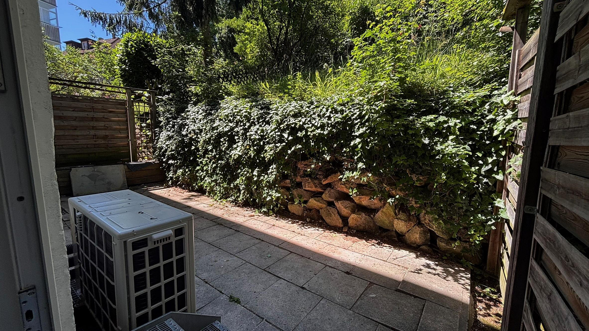 Stilvoll modernisierte Stadt-Oase mit Terrassenzugang, Gartenmitbenutzung und Klimaanlage – Kniebisstraße 10, 70188 Stuttgart(Ost) – Vorschaubild 18