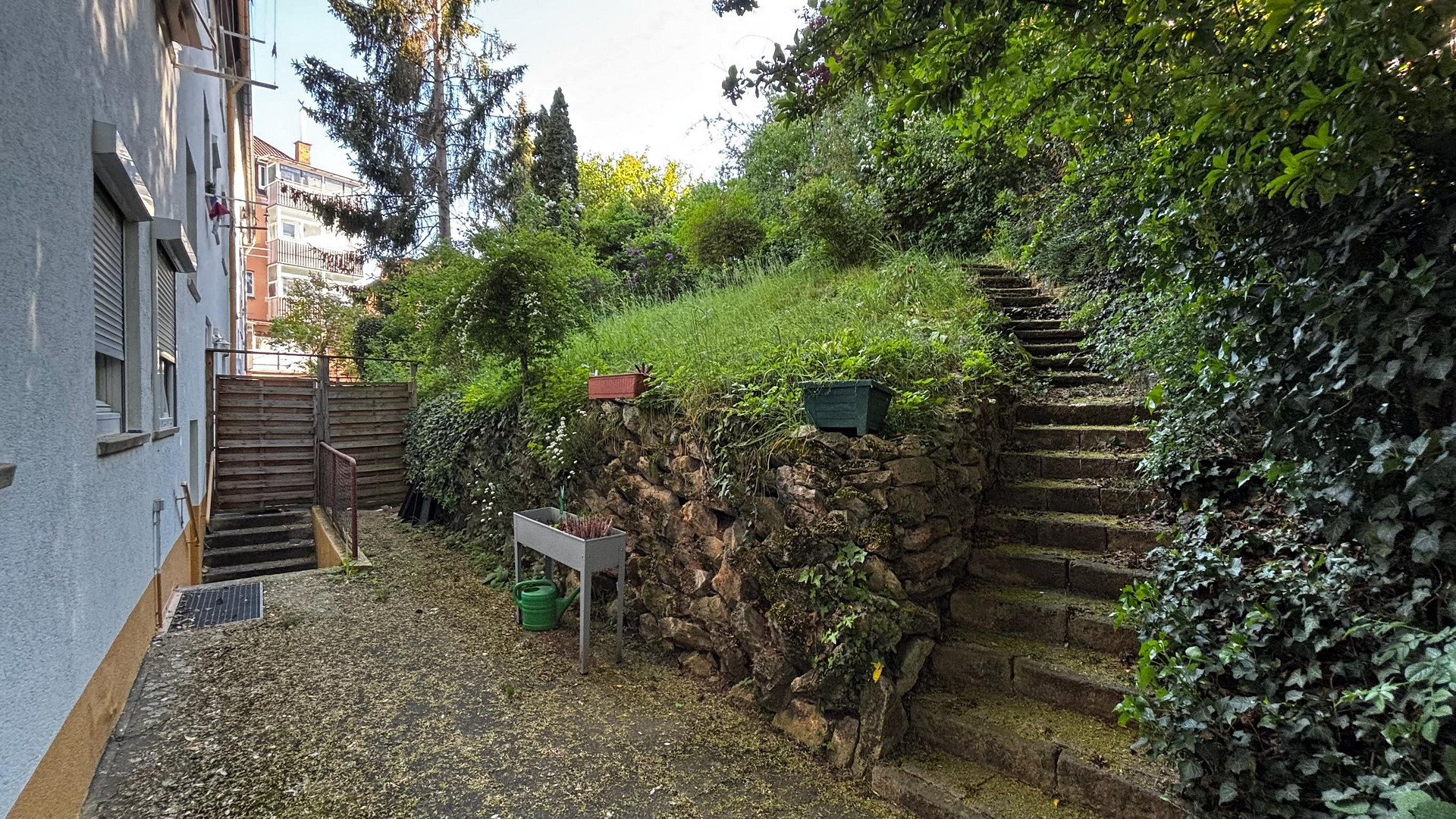 Stilvoll modernisierte Stadt-Oase mit Terrassenzugang, Gartenmitbenutzung und Klimaanlage – Kniebisstraße 10, 70188 Stuttgart(Ost) – Vorschaubild 11
