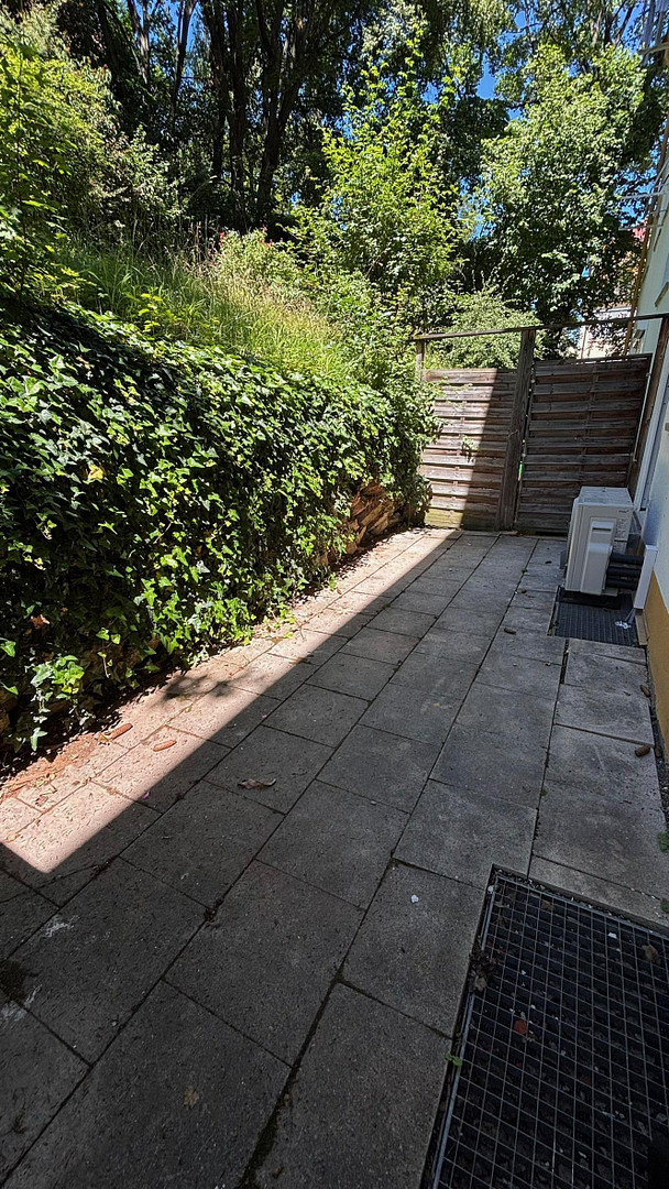 Stilvoll modernisierte Stadt-Oase mit Terrassenzugang, Gartenmitbenutzung und Klimaanlage – Kniebisstraße 10, 70188 Stuttgart(Ost) – Vorschaubild 17